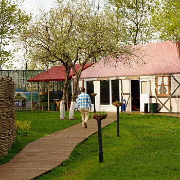 Apple Hill (Москва, Крылатское). Аренда закрытая площадка "МАЛЫЙ ШАТЁР" 0,1 га, тент зима\лето 50 кв.м.