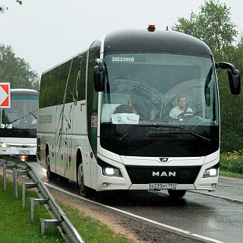 Трансфер, комфортабельный пассажирский автобус туристического класса. 45-55 мест. Часовой тариф (минимум 6 часов).